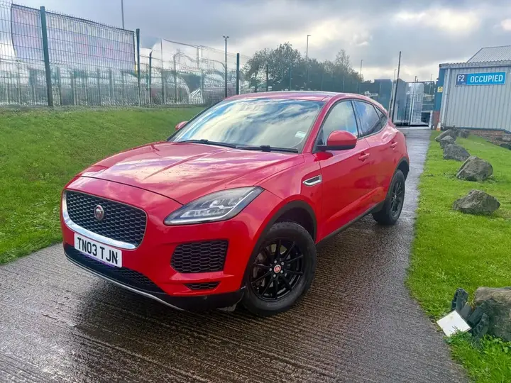 Jaguar E-Pace 2018 photo 4