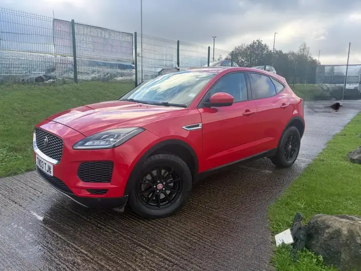 Jaguar E-Pace 2018 photo 3