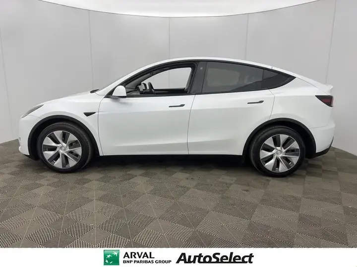 Tesla Model Y 2023 photo 5