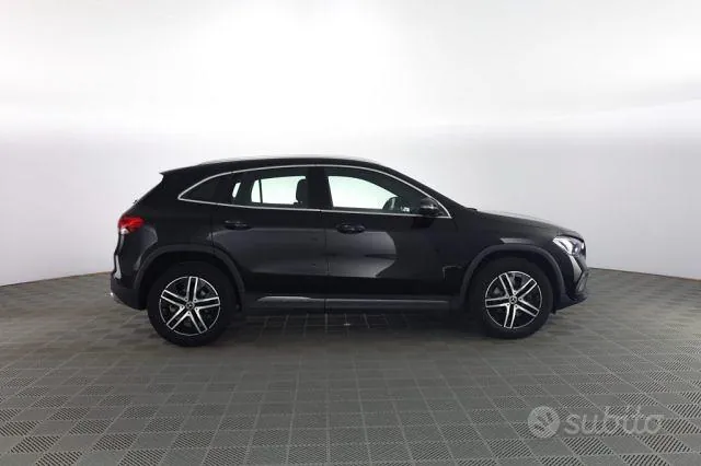 Mercedes-Benz Gla 2023 photo 3