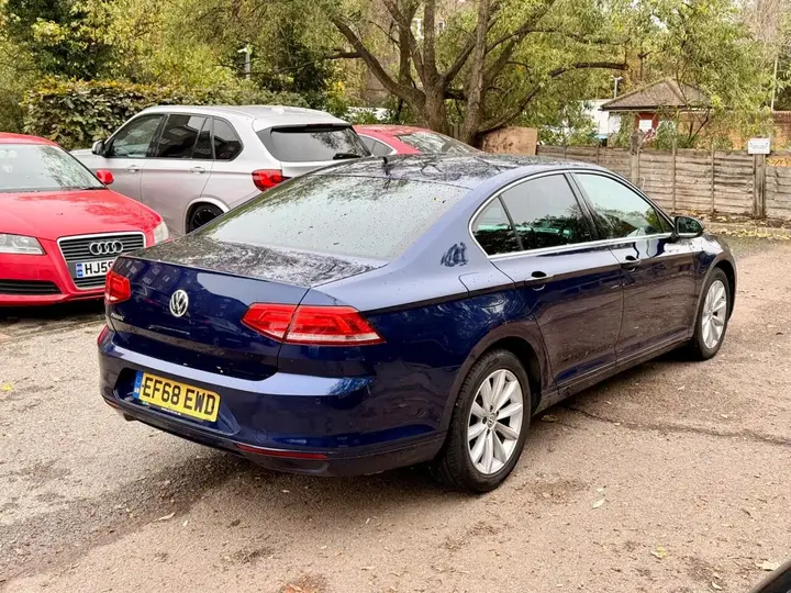 Volkswagen Passat 2018 photo 2