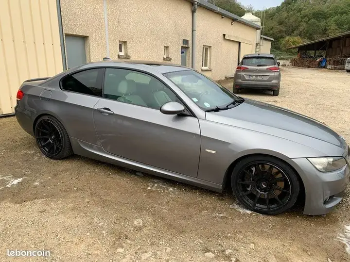 BMW Série 3 2009 photo 2