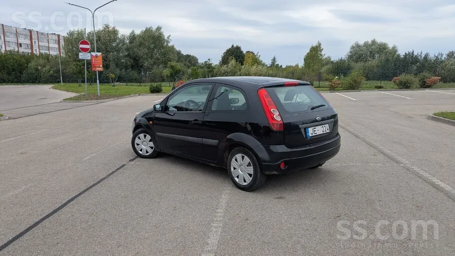 Ford Fiesta 2007 photo 2