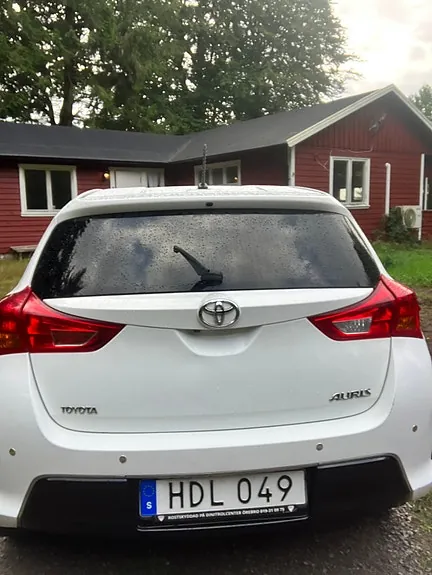 Toyota Auris 2015 photo 2