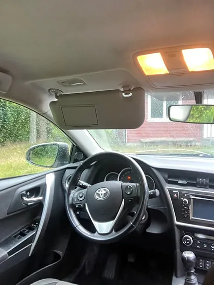 Toyota Auris 2015 photo 3