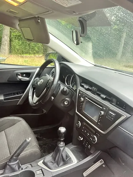 Toyota Auris 2015 photo 5