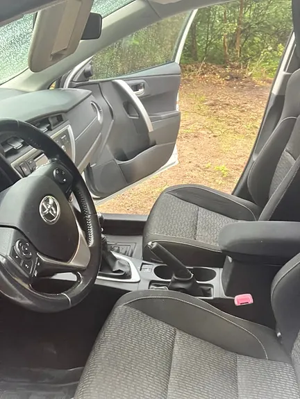 Toyota Auris 2015 photo 4