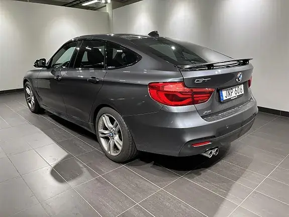 BMW 330I 2018 photo 2