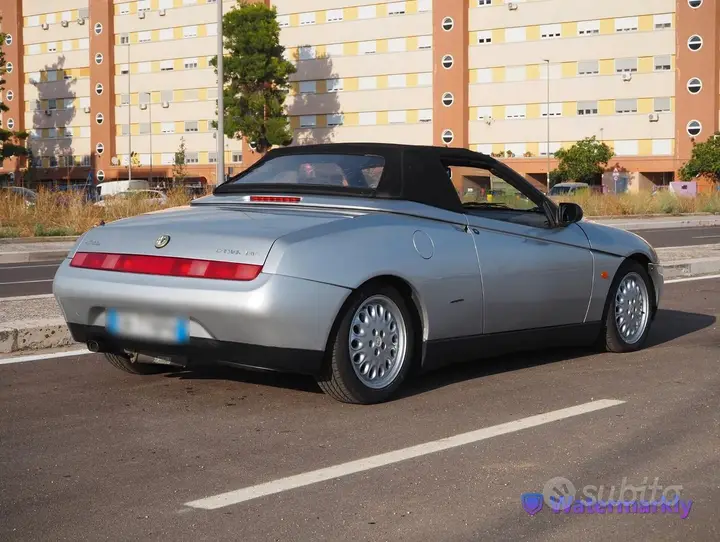 Alfa Romeo Spider 1996 photo 2
