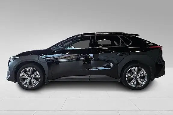 Subaru Solterra 2023 photo 2