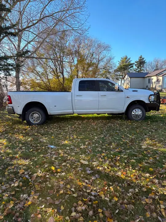 Ram 3500 Laramie 2021 photo 2