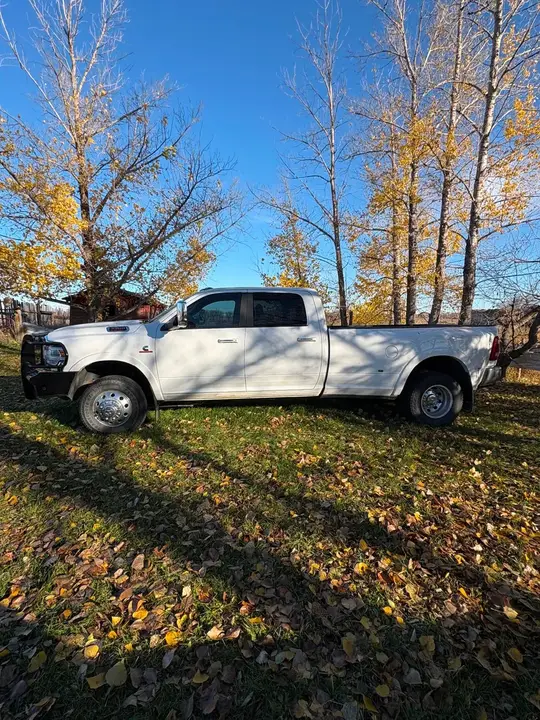 Ram 3500 Laramie 2021 photo 3