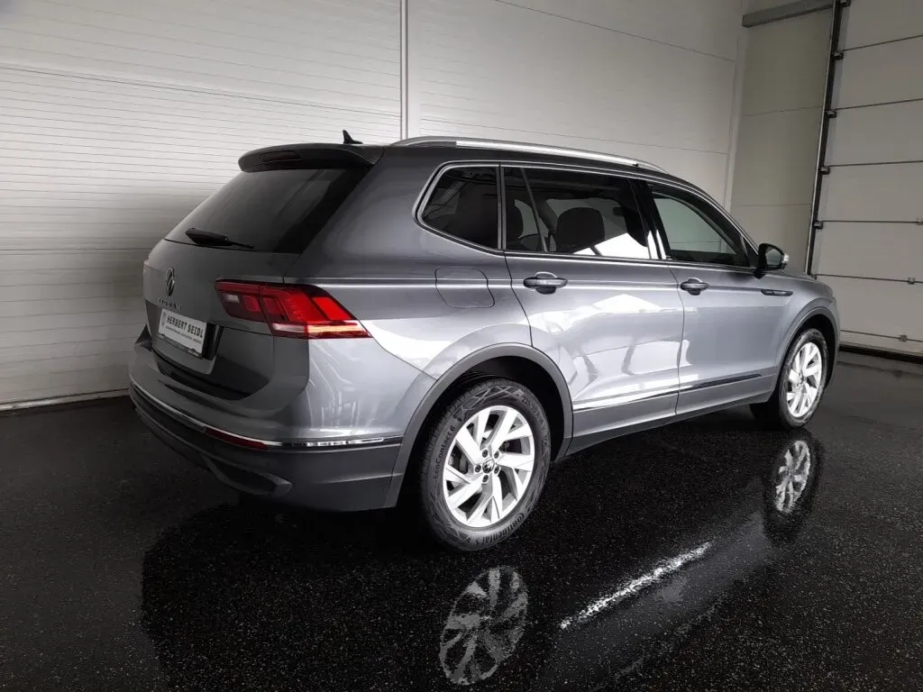 Volkswagen Tiguan 2022 photo 2