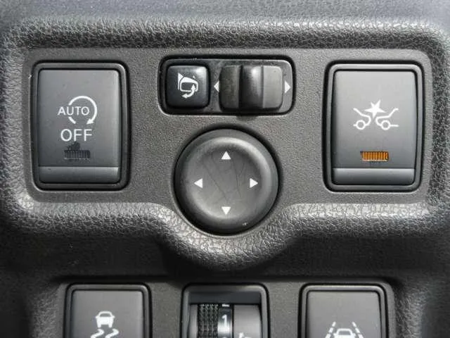 Nissan Note 2016 photo 2