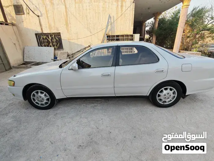 Toyota Crown 1993 photo 2