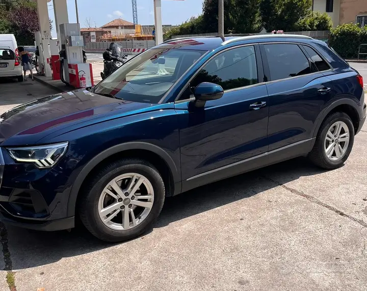 Audi Q3 2019 photo 2
