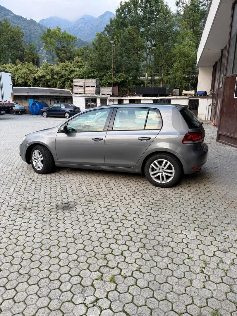Volkswagen Golf 2012 photo 2
