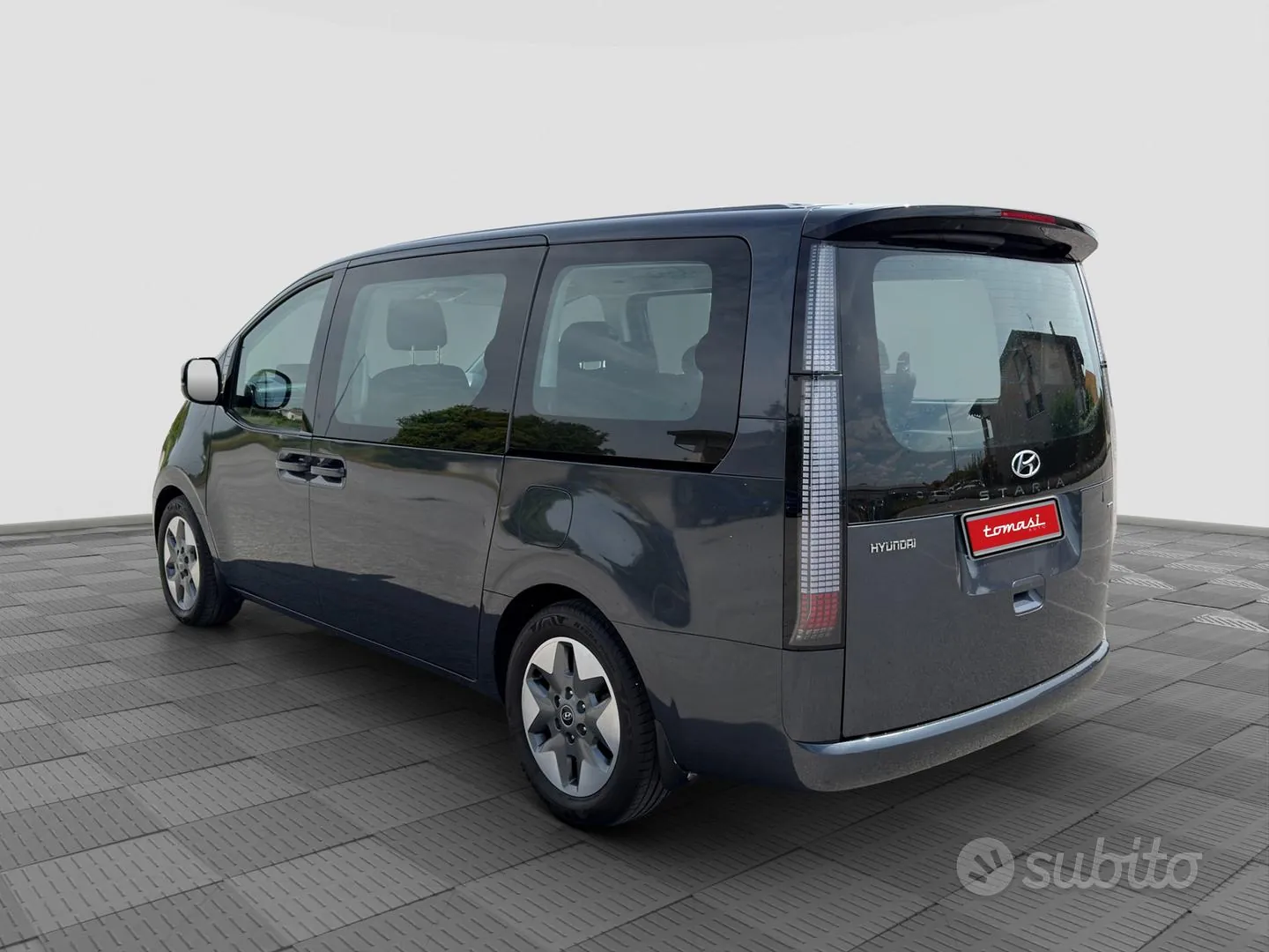 Hyundai Staria 2024 photo 3