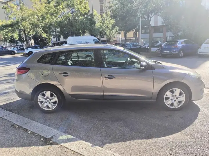 Renault Megane 2011 photo 5