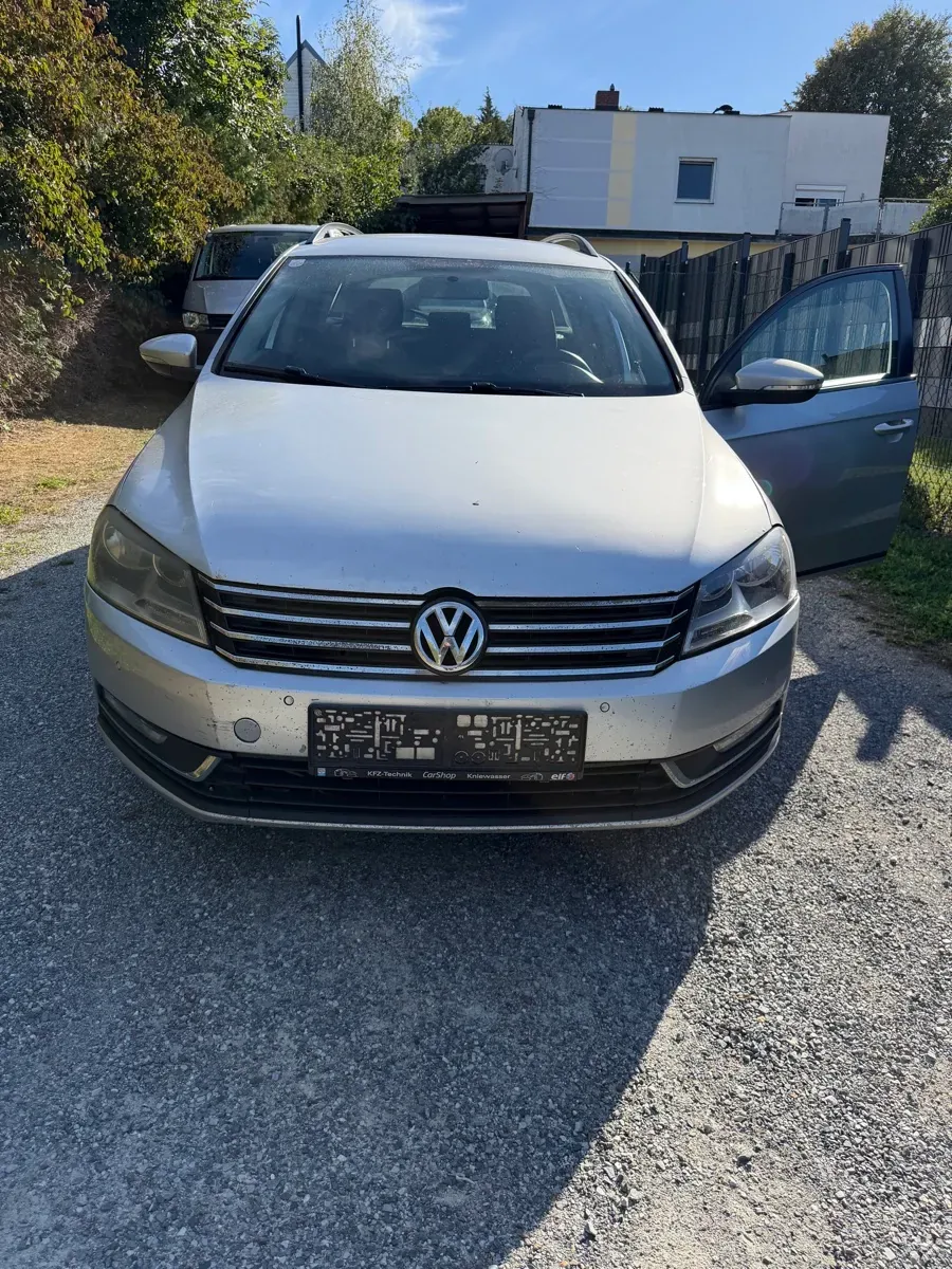 Volkswagen Passat 2013 photo 2