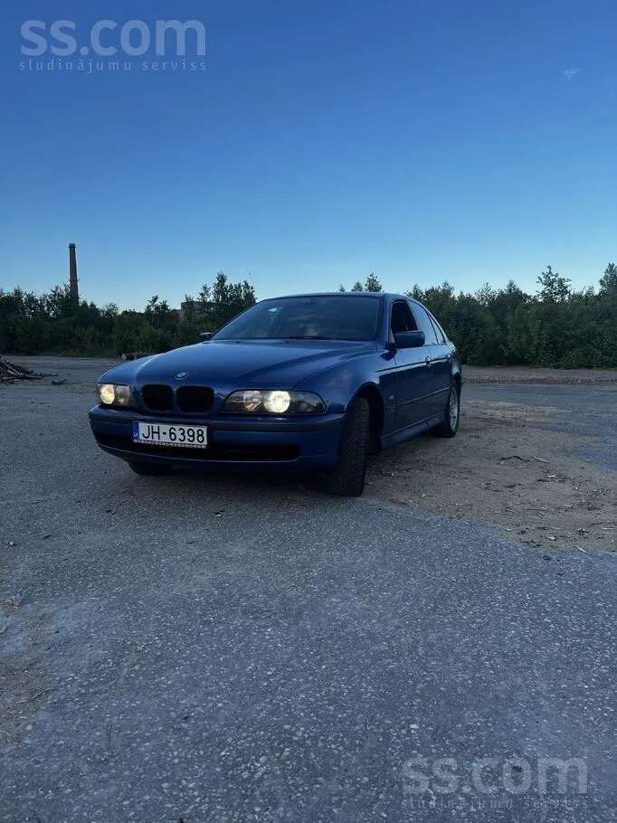 BMW 528