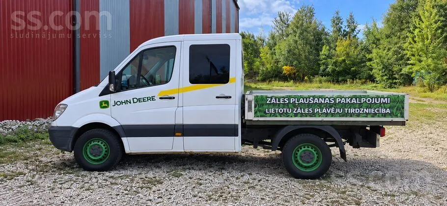 Mercedes-Benz Sprinter 2010 photo 2