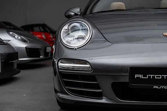 Porsche 911 2010 photo 4