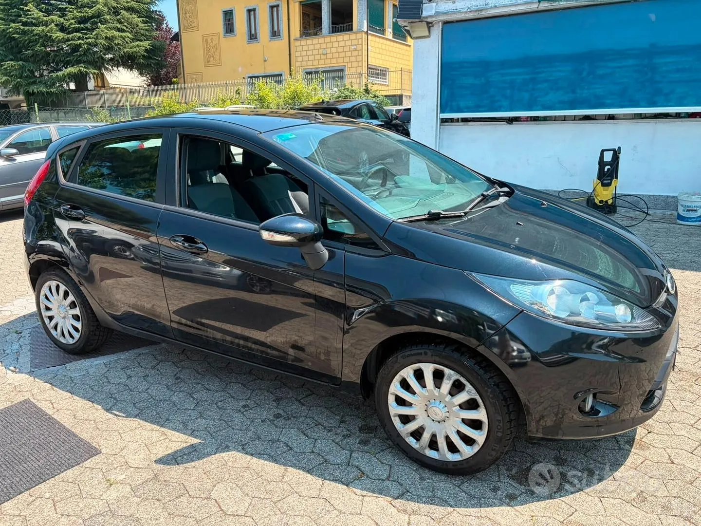 Ford Fiesta 2010 photo 2
