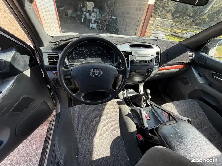 Toyota Land Cruiser 2004 photo 3
