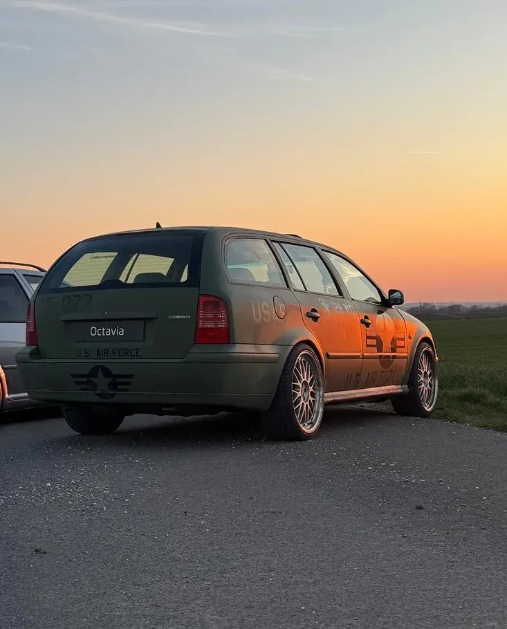 Skoda Octavia 1999 photo 2