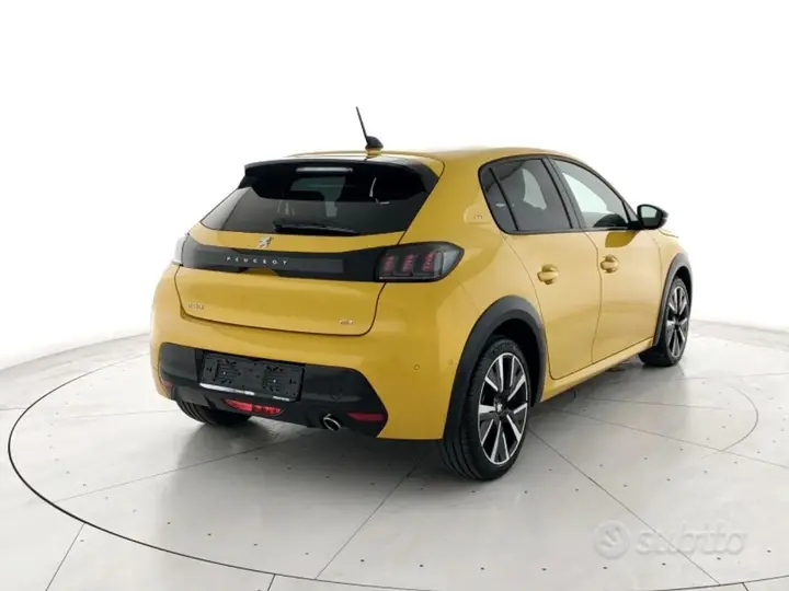 Peugeot 208 2021 photo 3