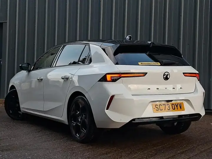 Vauxhall Astra 2024 photo 2