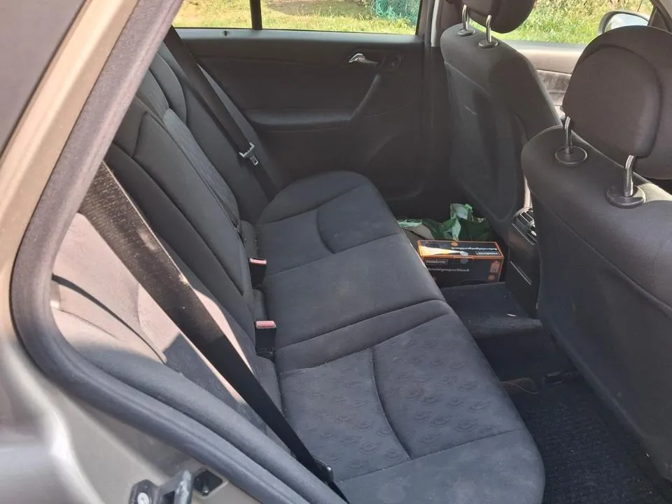 Mercedes-Benz C180
