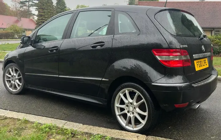 Mercedes-Benz B-Class 2010 photo 3