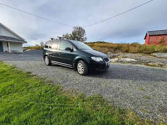 Volkswagen Touran 2010 photo 5