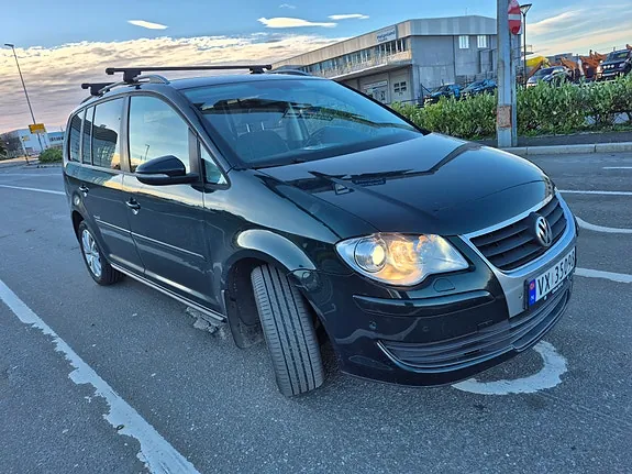 Volkswagen Touran 2010 photo 2