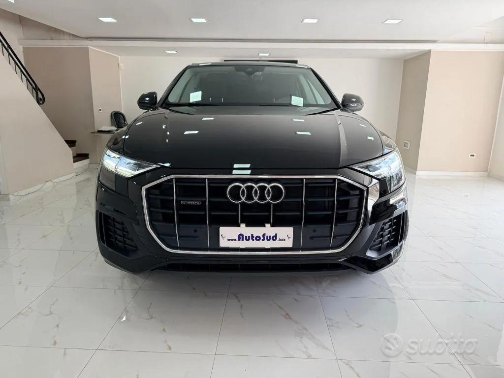 Audi Q8 2021 photo 2