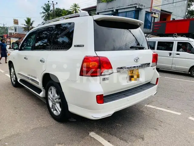 Toyota Land Cruiser 2011 photo 5