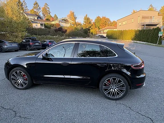 Porsche Macan Turbo 2015 photo 3