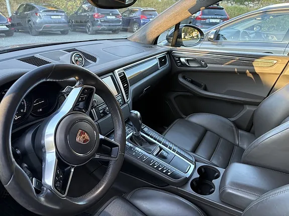 Porsche Macan Turbo 2015 photo 5