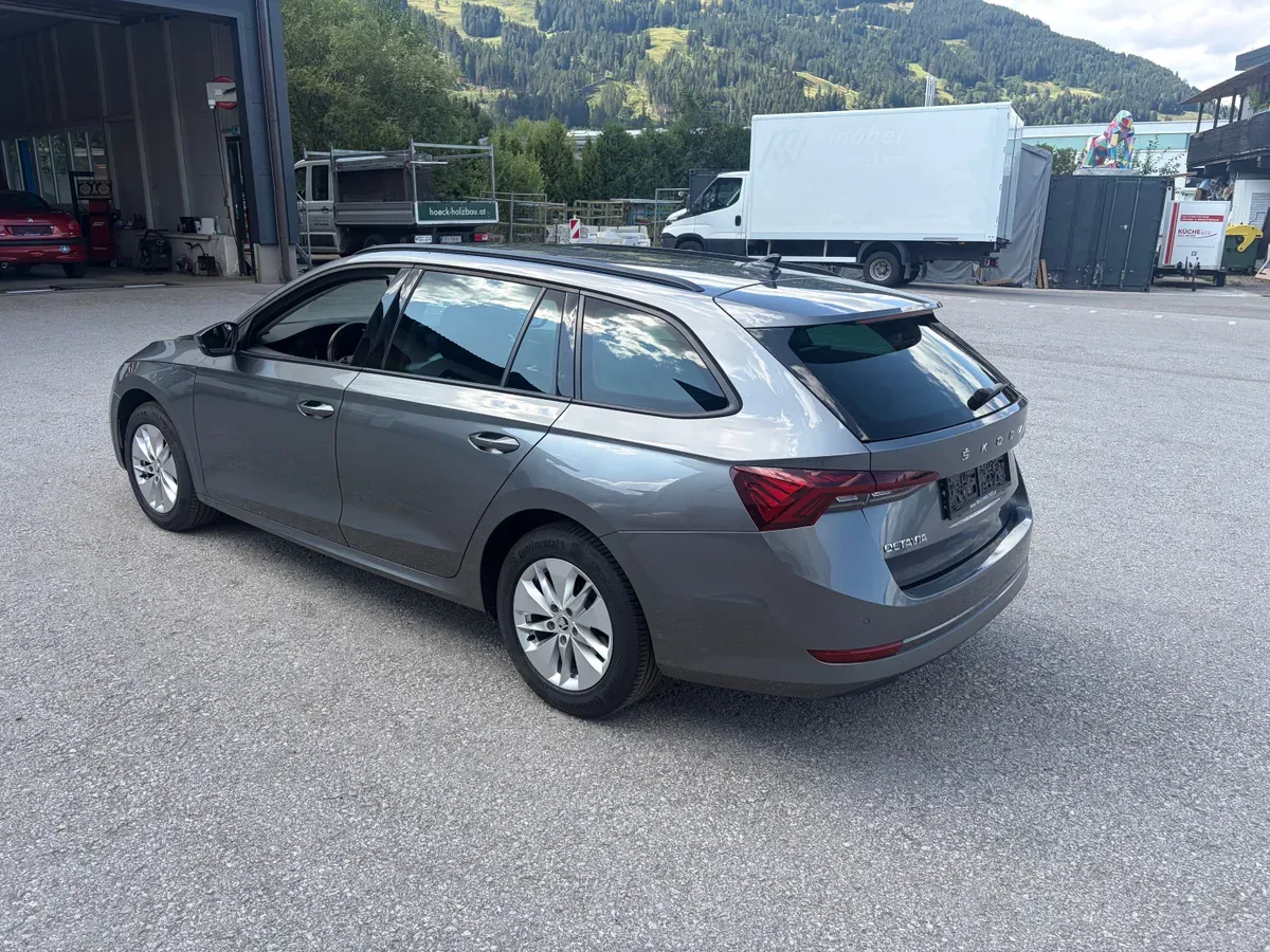 Skoda Octavia 2022 photo 2