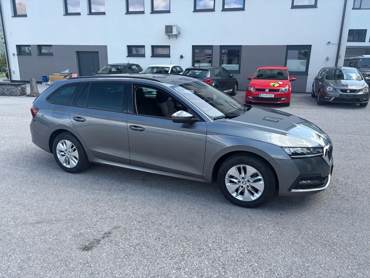 Skoda Octavia 2022 photo 3