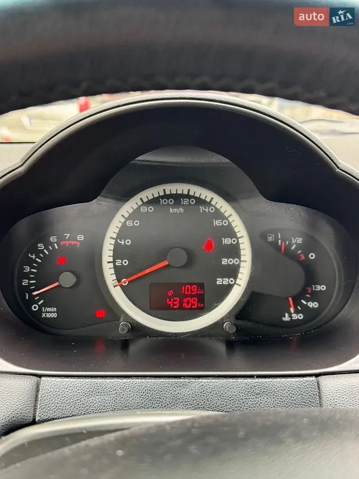 Chery M11 2012 photo 5