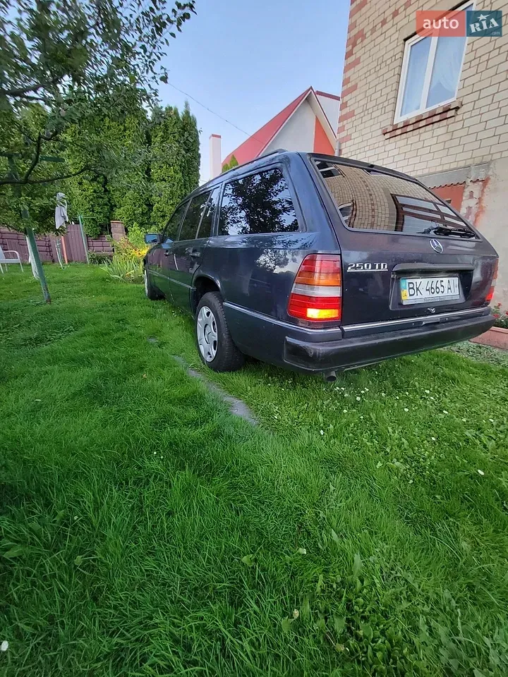 Mercedes-Benz E-Class 1988 photo 5