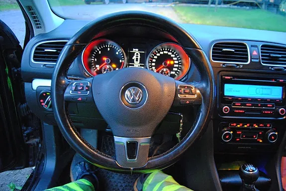 Volkswagen Golf 2010 photo 4