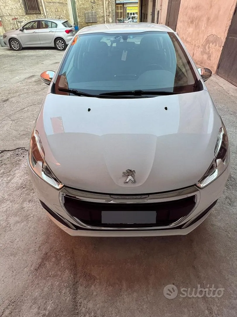 Peugeot 208 2017 photo 3