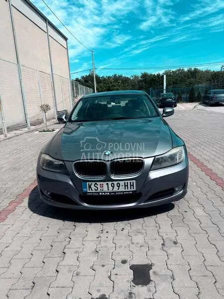 BMW 318 2012 photo 3