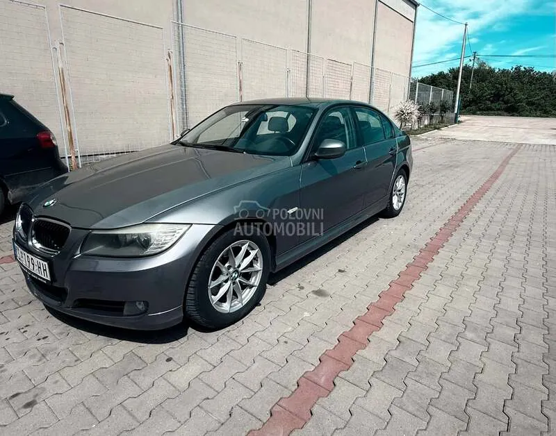BMW 318 2012 photo 5