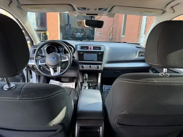 Subaru Outback 2017 photo 2