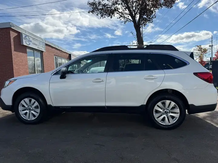 Subaru Outback 2017 photo 5
